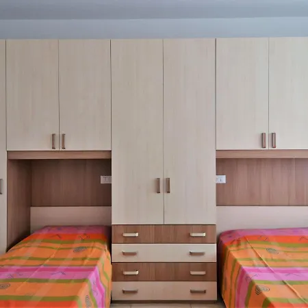 Apartament By With Scenic Views Dervio