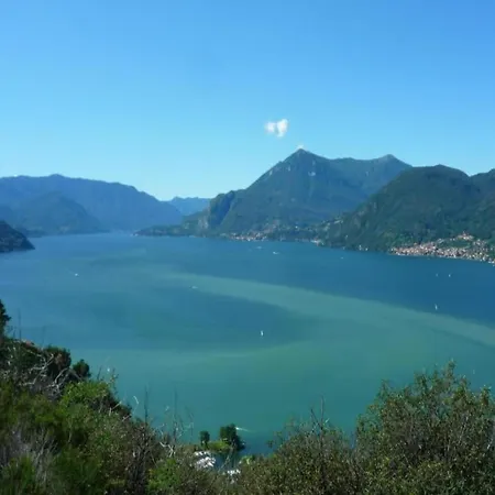 By With Scenic Views Apartamento Dervio