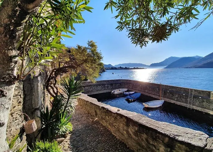 Apartamento By With Scenic Views Dervio