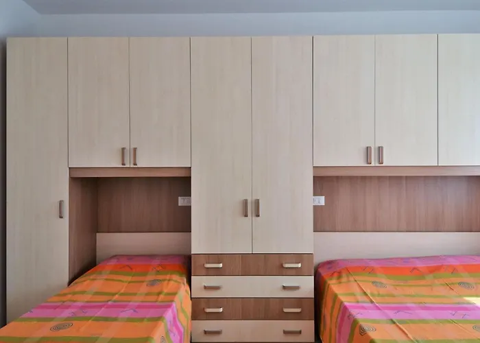 Apartamento By With Scenic Views Dervio