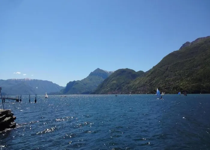 By With Scenic Views Apartamento Dervio